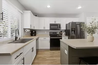 303 Durocher Ln, Tooele, UT 84074 - Photo 14