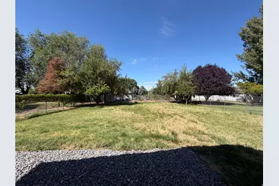 5569 S 3400 W, Roy, UT 84067 - Photo 24
