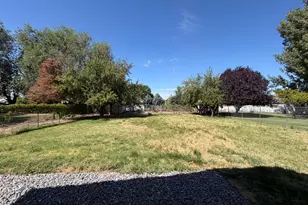 5569 S 3400 W, Roy, UT 84067 - Photo 24
