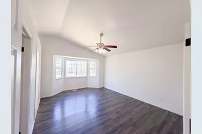5569 S 3400 W, Roy, UT 84067 - Photo 8