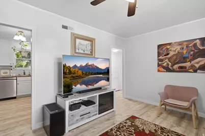 906 Grandview Dr, Ogden, UT 84403 - Photo 8