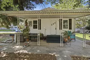 906 Grandview Dr, Ogden, UT 84403 - Photo 2