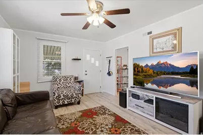 906 Grandview Dr, Ogden, UT 84403 - Photo 4