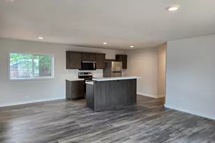 355 Pectol St, Washington, UT 84780 - Photo 2