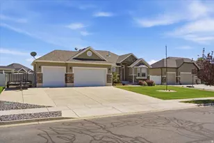 3531 W Cranefield Rd, Clinton, UT 84015 - Photo 1