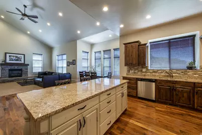 1776 S Temple Ct E, Bountiful, UT 84010 - Photo 18