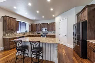 1776 S Temple Ct E, Bountiful, UT 84010 - Photo 20