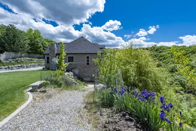 1776 S Temple Ct E, Bountiful, UT 84010 - Photo 4