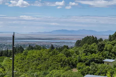 1776 S Temple Ct E, Bountiful, UT 84010 - Photo 8