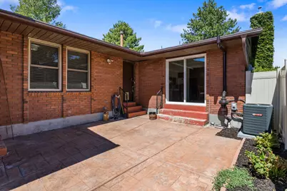 2424 E 4430 S, Holladay, UT 84124 - Photo 12
