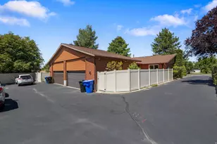 2424 E 4430 S, Holladay, UT 84124 - Photo 30