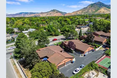 2424 E 4430 S, Holladay, UT 84124 - Photo 38