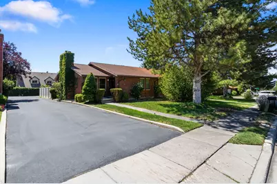 2424 E 4430 S, Holladay, UT 84124 - Photo 4