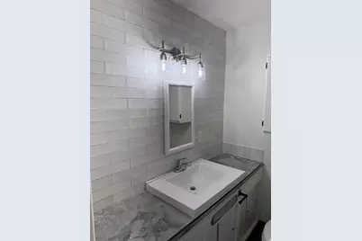 1870 E Cresthill S #UPSTR, Holladay, UT 84117 - Photo 10
