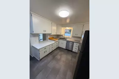 1870 E Cresthill S #UPSTR, Holladay, UT 84117 - Photo 4