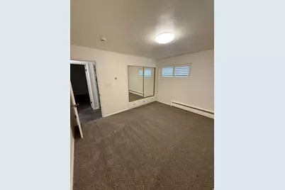 1870 E Cresthill S #UPSTR, Holladay, UT 84117 - Photo 18