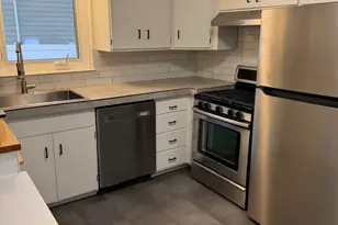 1870 E Cresthill S, Holladay, UT 84117 - Photo 2