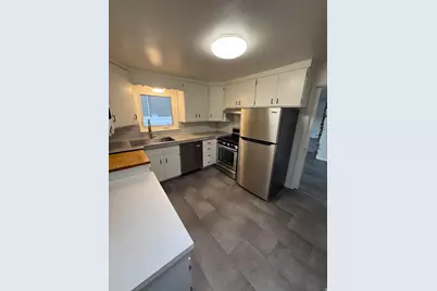 1870 E Cresthill S #UPSTR, Holladay, UT 84117 - Photo 1