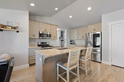 1043 Valley View Dr, Santaquin, UT 84655 - Photo 10