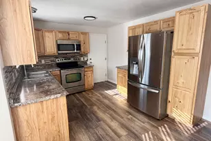 9571 S David St E, Sandy, UT 84070 - Photo 2