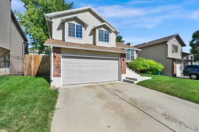 121 N 400 W, Clearfield, UT 84015 - Photo 2
