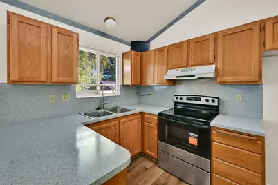 121 N 400 W, Clearfield, UT 84015 - Photo 8