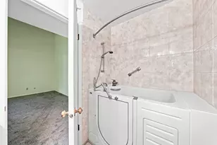 5647 S Park Pl E, Holladay, UT 84121 - Photo 20