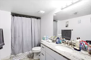 7226 W Silhouette Ln S, West Valley, UT 84081 - Photo 26