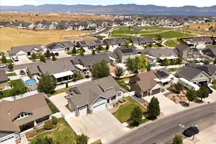 7226 W Silhouette Ln S, West Valley, UT 84081 - Photo 32