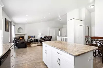 7226 W Silhouette Ln S, West Valley, UT 84081 - Photo 8