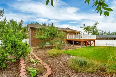 1737 E Sunrise Meadow Dr S, Sandy, UT 84093 - Photo 6