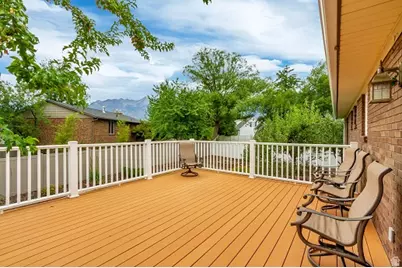 1737 E Sunrise Meadow Dr S, Sandy, UT 84093 - Photo 4