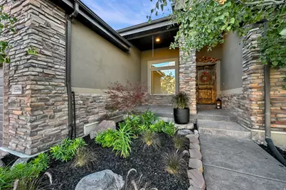 15596 S Broken Arrow Dr W, Bluffdale, UT 84065 - Photo 4