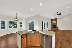 15596 S Broken Arrow Dr W, Bluffdale, UT 84065 - Photo 18