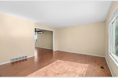 11934 S Cedar Ridge Rd, Sandy, UT 84094 - Photo 12