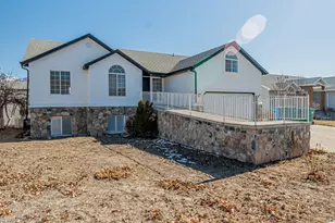 12467 Laurel Chase Dr, Riverton, UT 84065 - Photo 2
