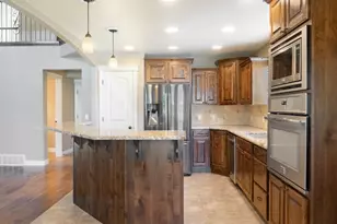 2027 S Davis Ln W, West Haven, UT 84401 - Photo 4
