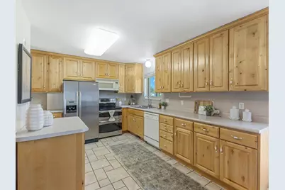 1489 E Verde Cir S, Sandy, UT 84093 - Photo 10
