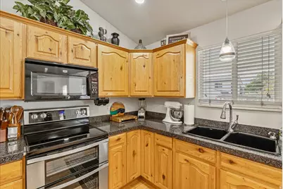 4382 S 5445 W, West Valley, UT 84120 - Photo 12