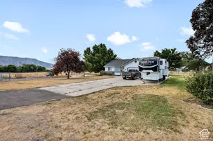 584 W 300 N, Hyrum, UT 84319 - Photo 6