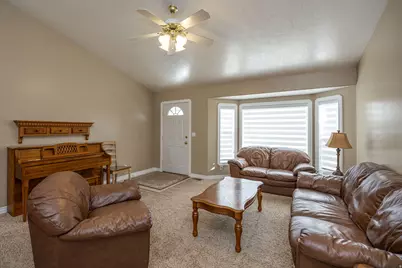 584 W 300 N, Hyrum, UT 84319 - Photo 6