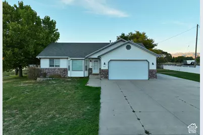 584 W 300 N, Hyrum, UT 84319 - Photo 1
