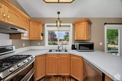 584 W 300 N, Hyrum, UT 84319 - Photo 14