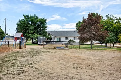 584 W 300 N, Hyrum, UT 84319 - Photo 34