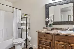 1000 E Bluffview Dr, Washington, UT 84780 - Photo 16