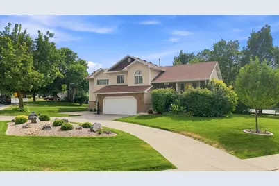 315 Edgewood Dr, Providence, UT 84332 - Photo 2
