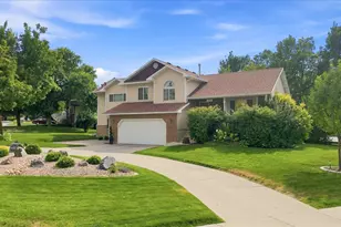 315 Edgewood Dr, Providence, UT 84332 - Photo 2