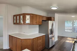 2645 S Arabian Way, West Valley, UT 84128 - Photo 2