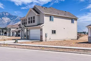 521 W 1850 N, Harrisville, UT 84404 - Photo 2