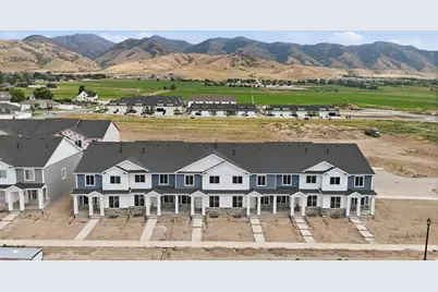843 S 270 E #10, Smithfield, UT 84335 - Photo 2